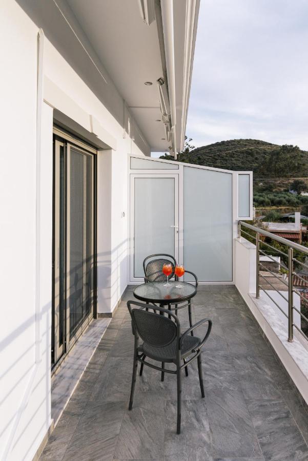 Lychnos Apartments Kamilari Buitenkant foto